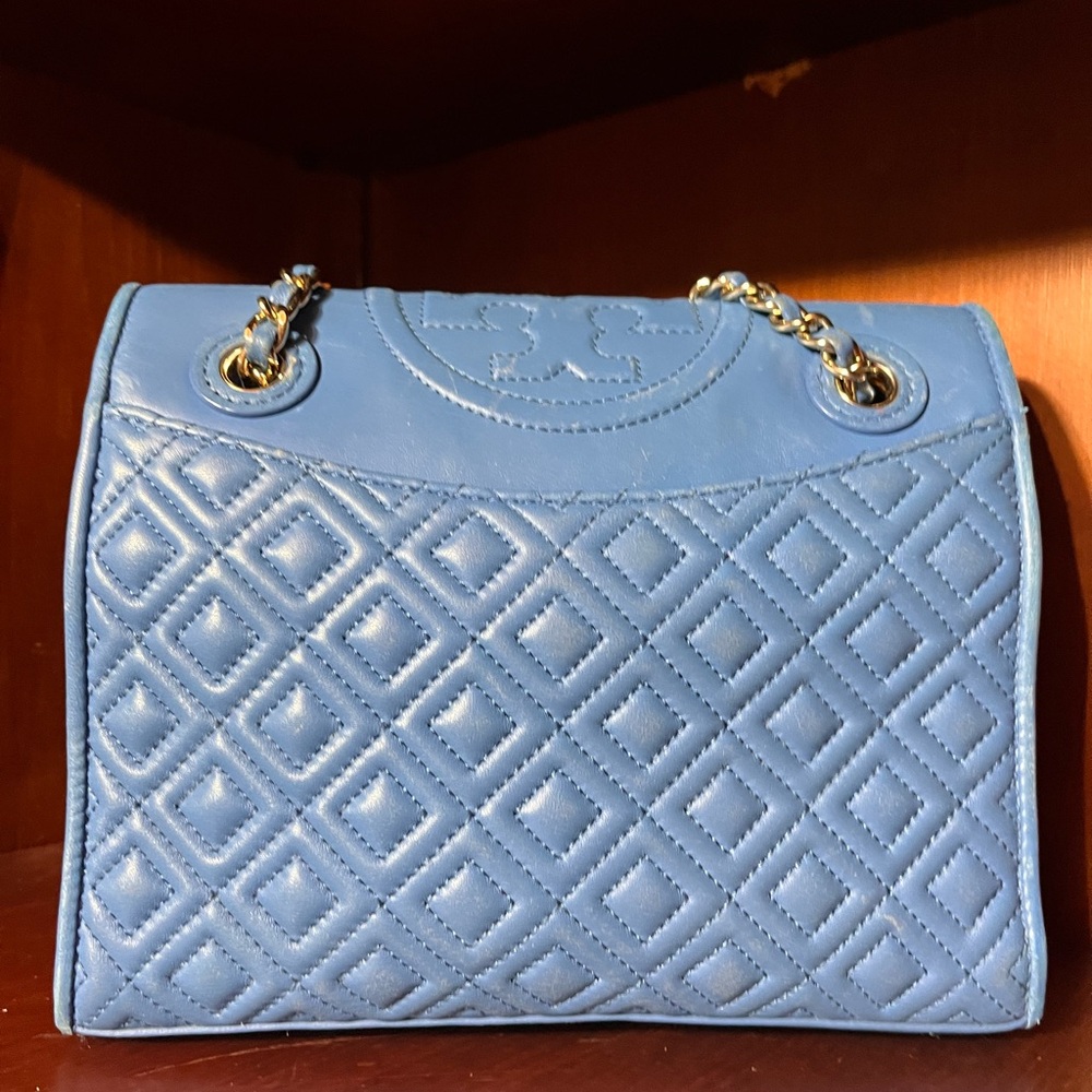 Tory Burch Fleming Blue Quilted Crossbody Bag with Gold Chain - Picture 2 of 6